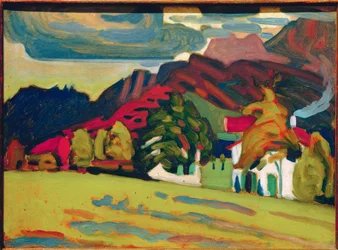 Häusergruppe vor Gebirge